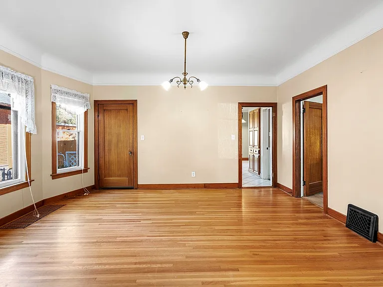 206 W Waverly Pl — Photo 15