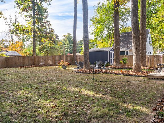 2nd image of 3304 Glenridge Dr