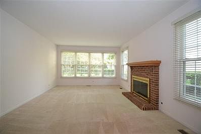 3rd image of 106 Yale Ct