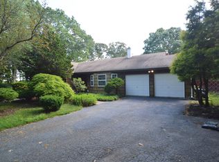 2 Ira Ct, Manorville, NY 11949