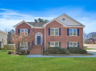 439 Wind Walk Cir, Lawrenceville, GA 30044