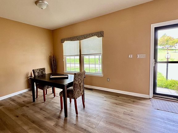 2nd image of 671 Sunglow Dr