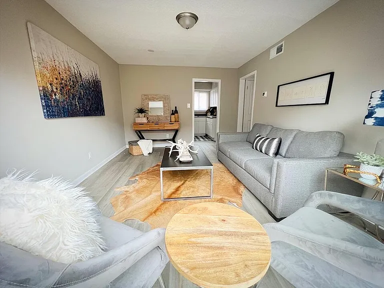2429 Ketchum Rd — Photo 3