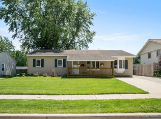 225 Hayes Ave, Romeoville, IL 60446