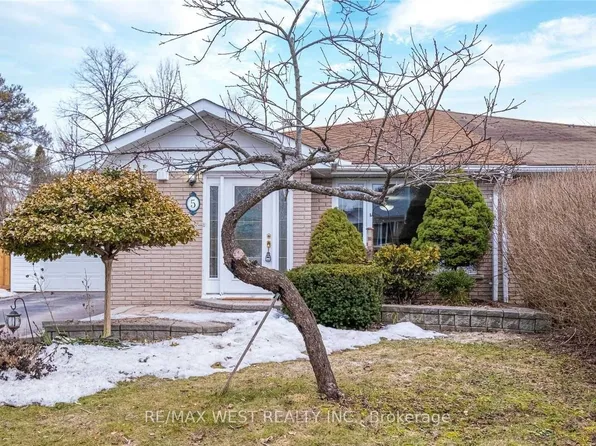 5 McDonald Dr #Basement, Aurora, ON L4G 2T4