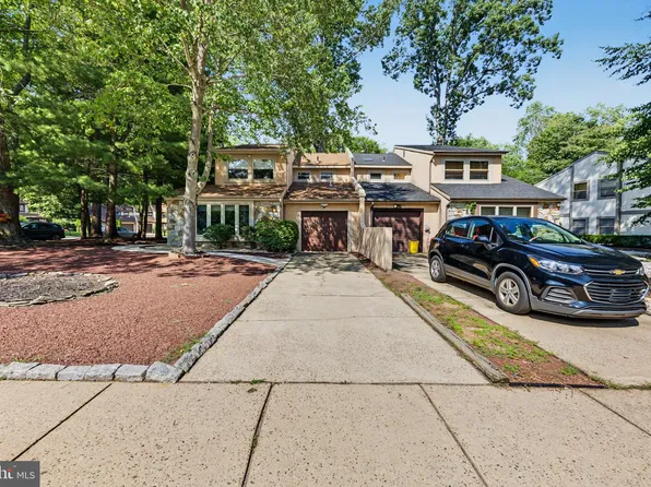 23 Goshawk Ct, Voorhees, NJ 08043