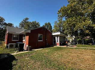 1010 Summit St, Bloomington, IL 61701