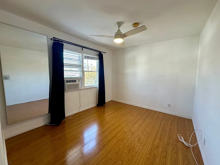 320 S. Rexford Drive — Photo 8