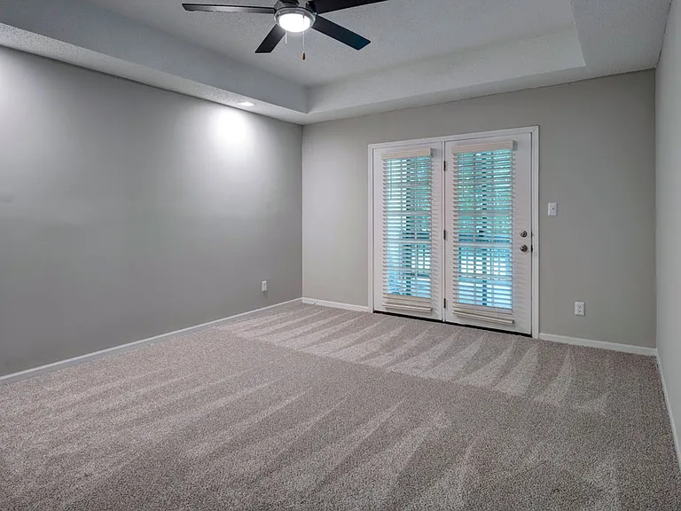 Parkhill Luxury Apartments — Photo 19