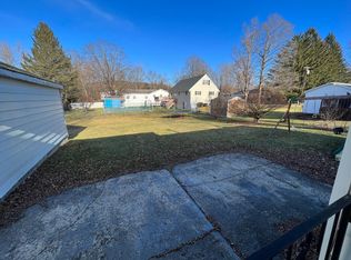 32 Streamview Ln, Wynantskill, NY 12198