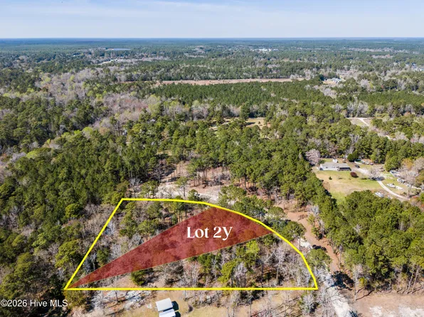 2-L2Y Crystal Ct Lot 2Y, Hampstead, NC 28443