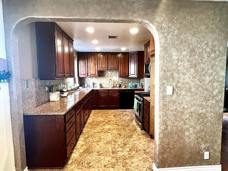 12121 Nashville Ave — Photo 26