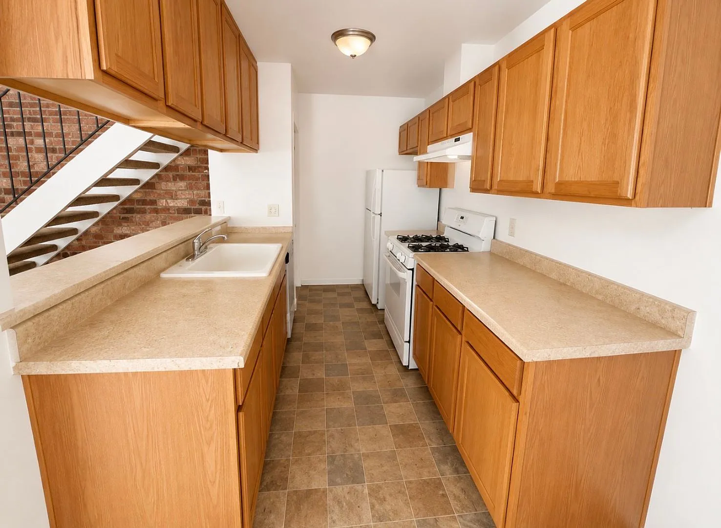 2 bed, 880 sqft, $1,950 — Photo 3