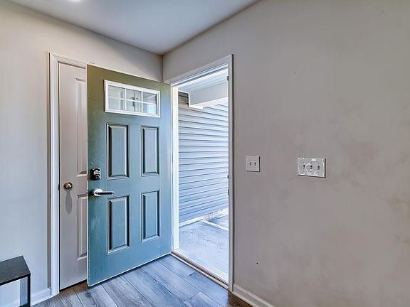 2nd image of 3033 Blue Brook Ln