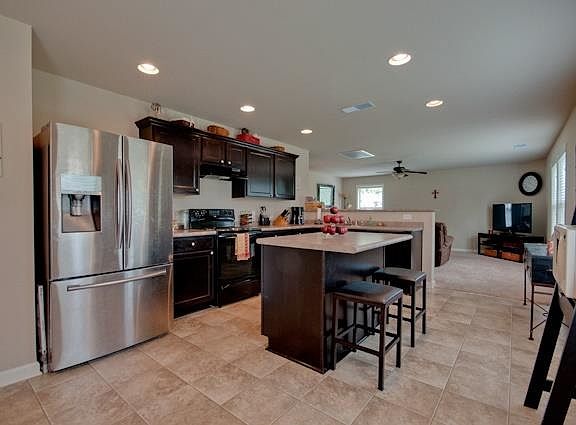 4th image of 2421 Bell Manor Dr