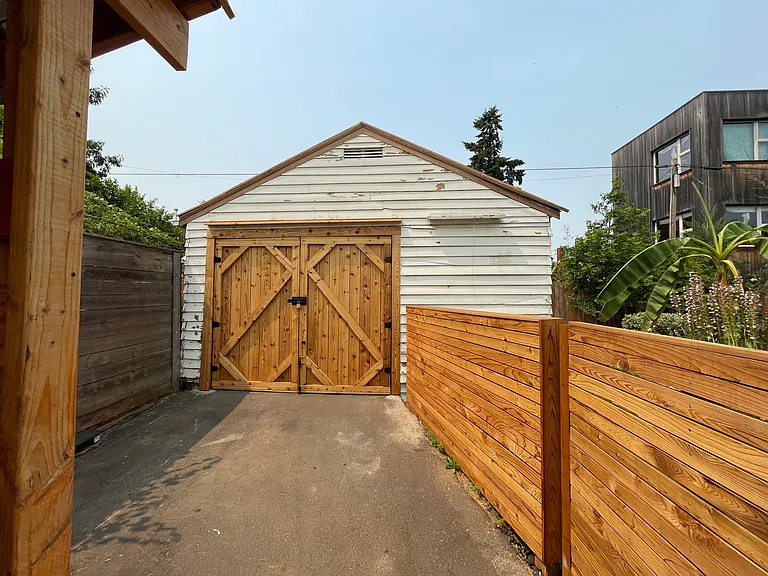 5253 NE 30th Ave — Photo 23