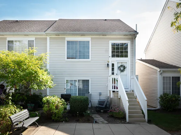 617 Hidden Creek Ln #617, North Aurora, IL 60542