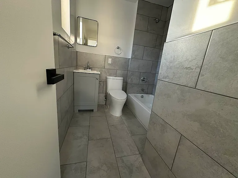 680 Courtlandt Ave #4B — Photo 8