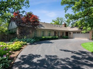 70 W Canterbury Ln, Northfield, IL 60093