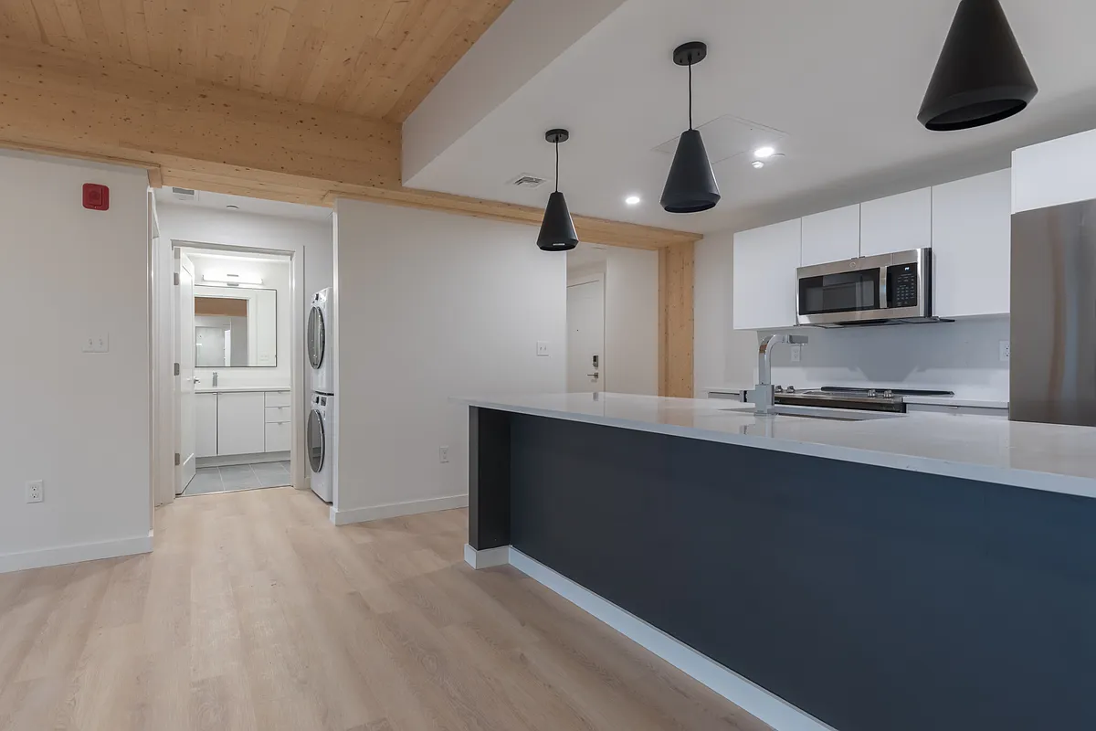 Building Photo - 11 Lenox St #401