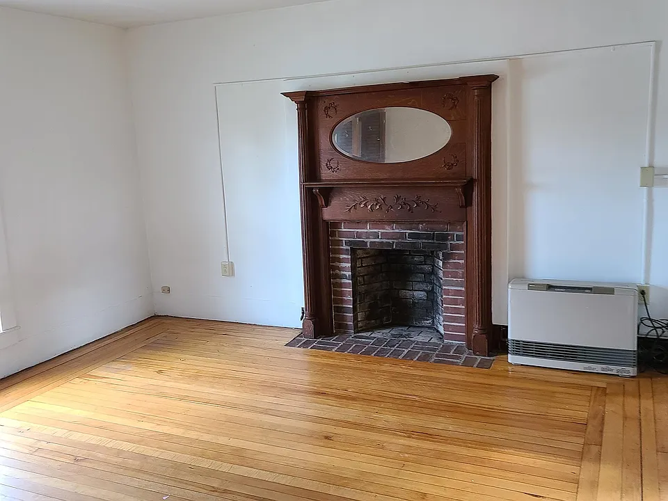 312 S Craftsbury Rd #2