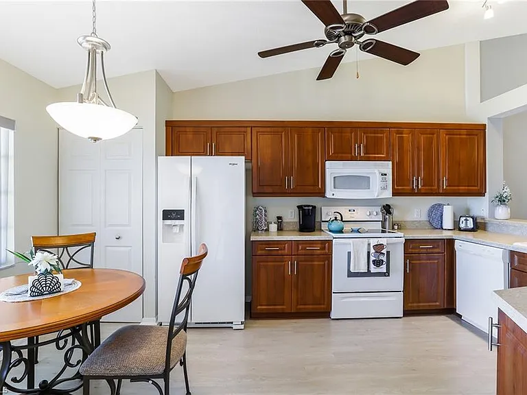 9022 Michael Cir #4 — Photo 12