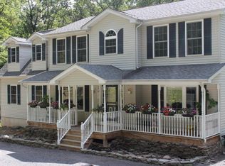 544 Black Oak Dr, Tannersville, PA 18372