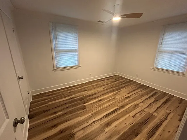 522 Meritta Ave — Photo 6