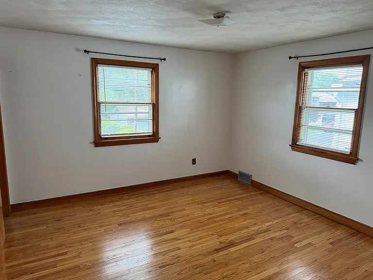 313 Chipman Street Ext — Photo 13