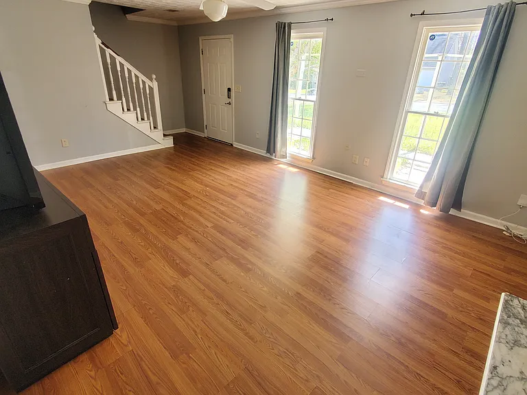 1195 Burning Bush Dr — Photo 10