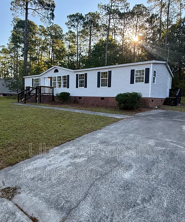 111 Fairview Ln
