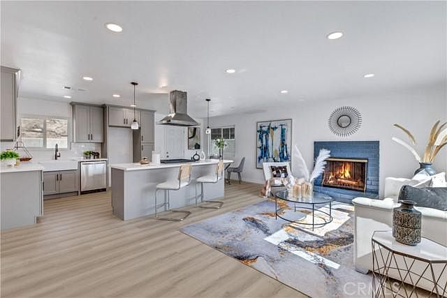 1st image of 367 Giano Ave