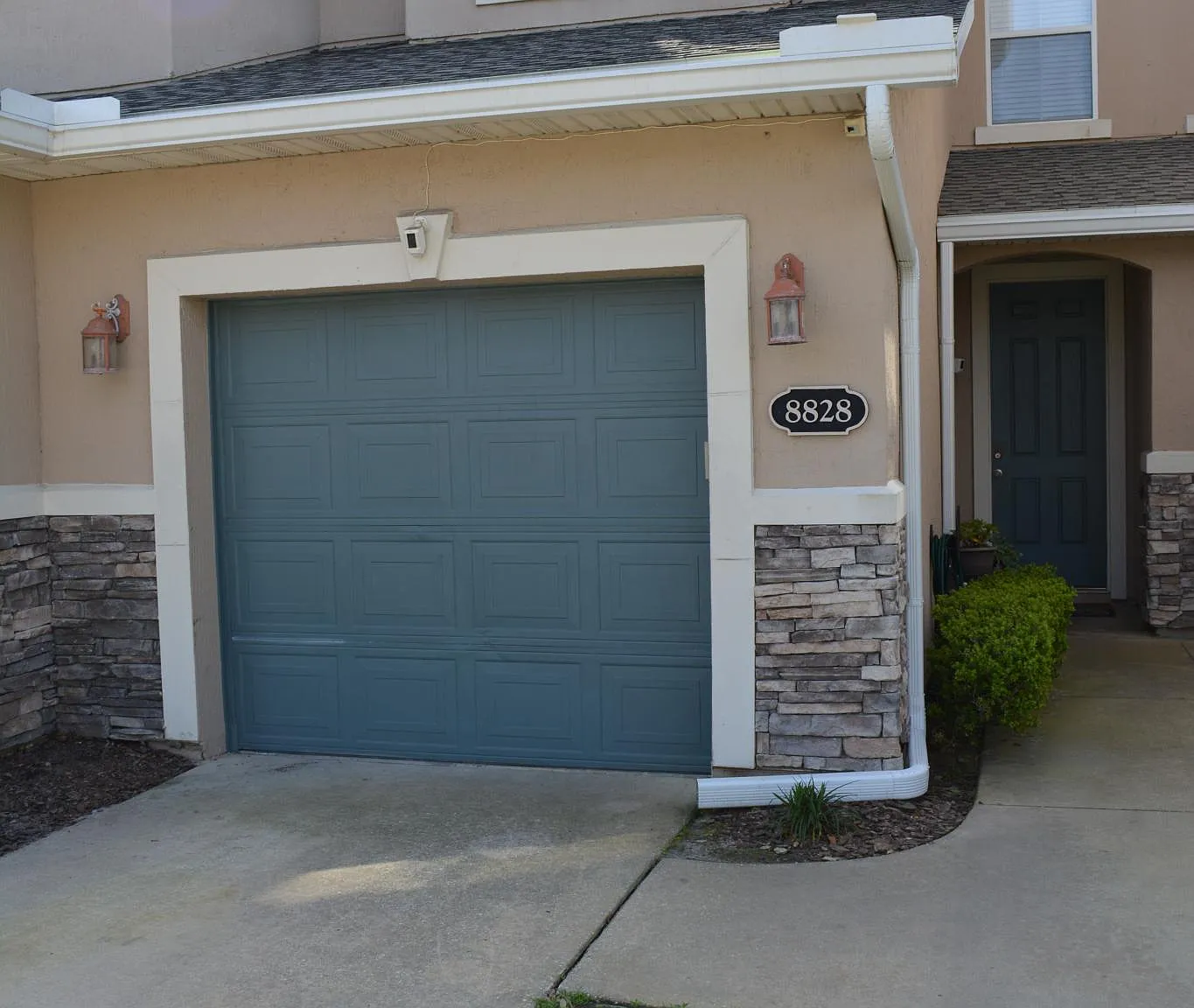 2 bed, 2.5 bath, 1446 sqft, $1,795 — Photo 2