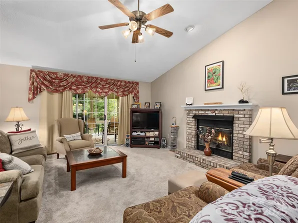 3 Wentworth Ct, Etowah, NC 28729