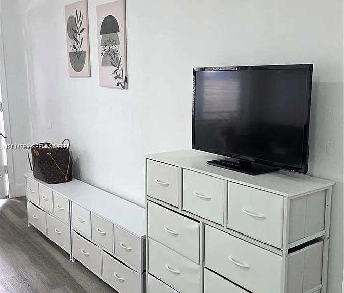 761 Euclid Ave #4 — Photo 3