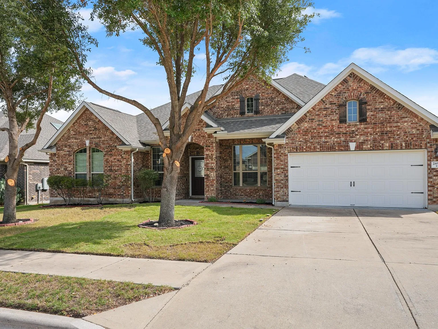 4 bed, 3.0 bath, 3035 sqft, $3,299 — Photo 2