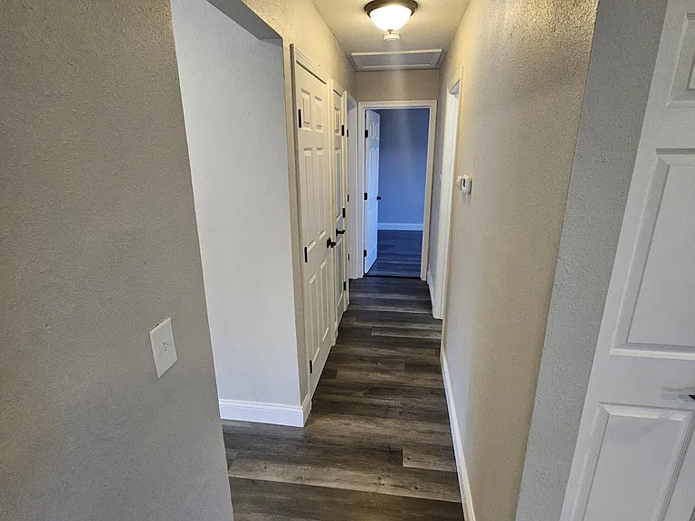 10200 Green Valley Dr — Photo 5