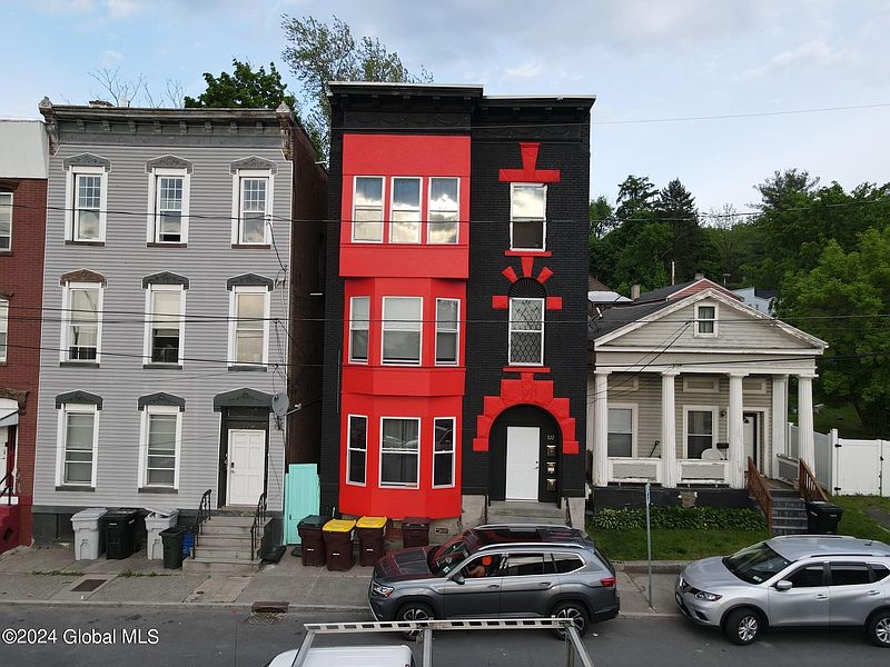 3rd image of 322 8th Street