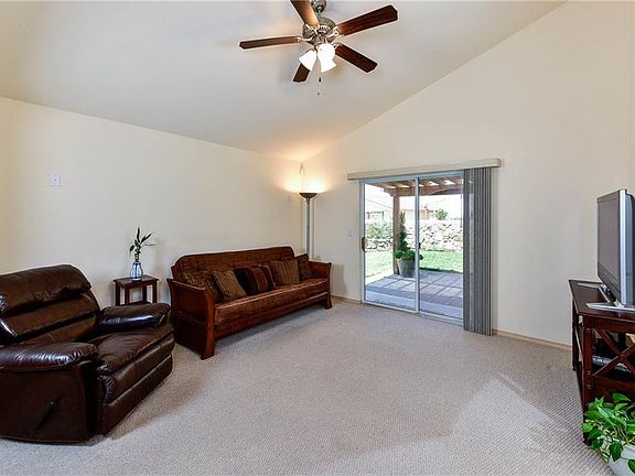2nd image of 806 Margarita St