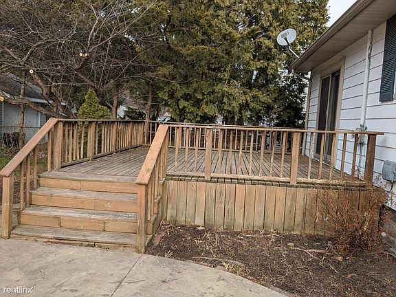 3rd image of 229 Gratiot Ct