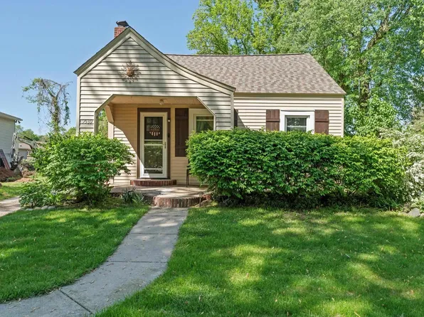 19539 Paxson Dr N, South Bend, IN 46637