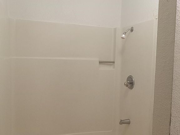 3rd image of 510 E Vine St APT V