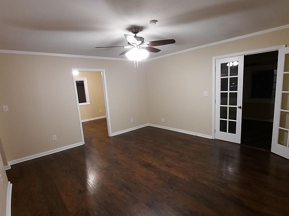 5th image of 300 E Chestnut St #1