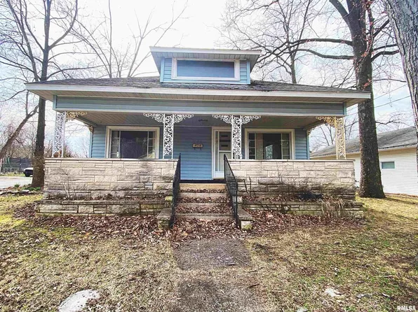 706 E Washington St, Christopher, IL 62822