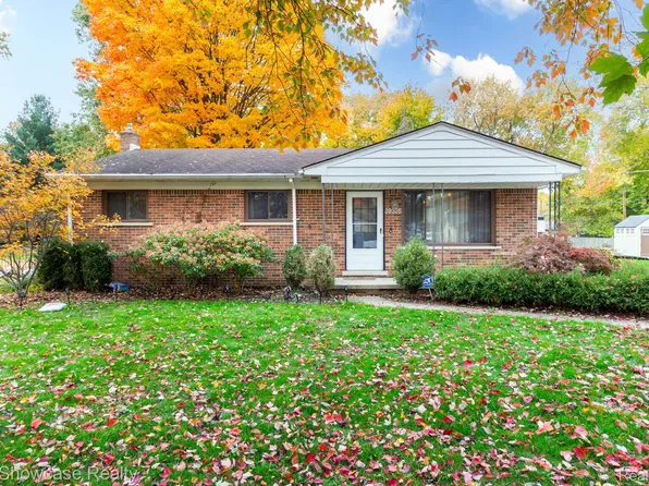 39325 Elmite St, Harrison Township, MI 48045