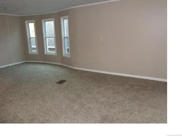 237 Barton St #2 — Photo 8