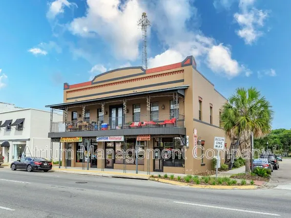19 Harris St APT 209, Umatilla, FL 32784