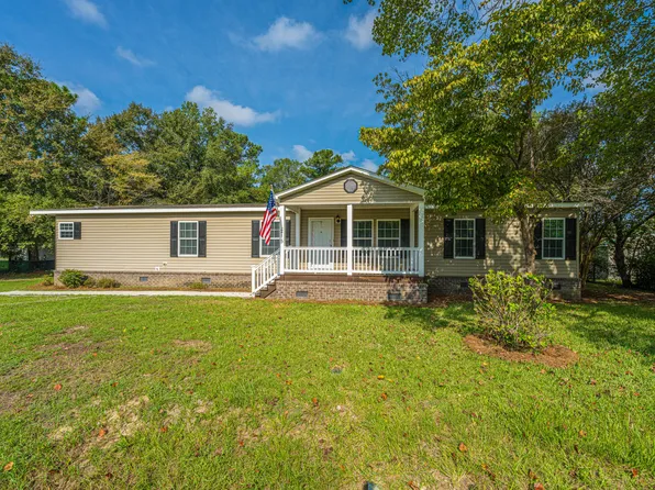 215 Hines Dr, Bonneau, SC 29431
