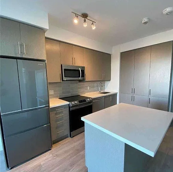 75 Oneida Cres #908 — Photo 5