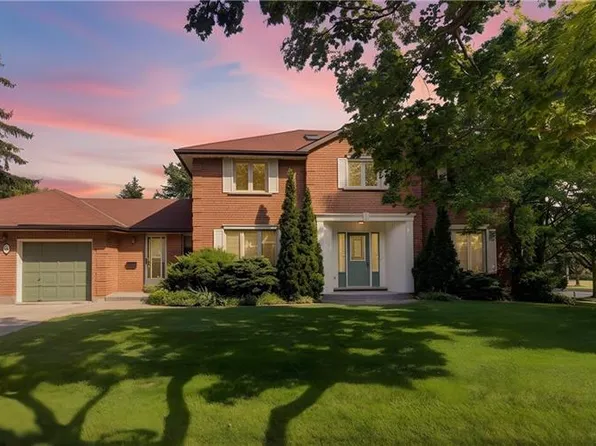 46 Huntingdale Dr, Kitchener, ON N2A 3K6